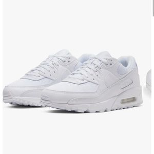 White Men’s Nike AirMax 8.5